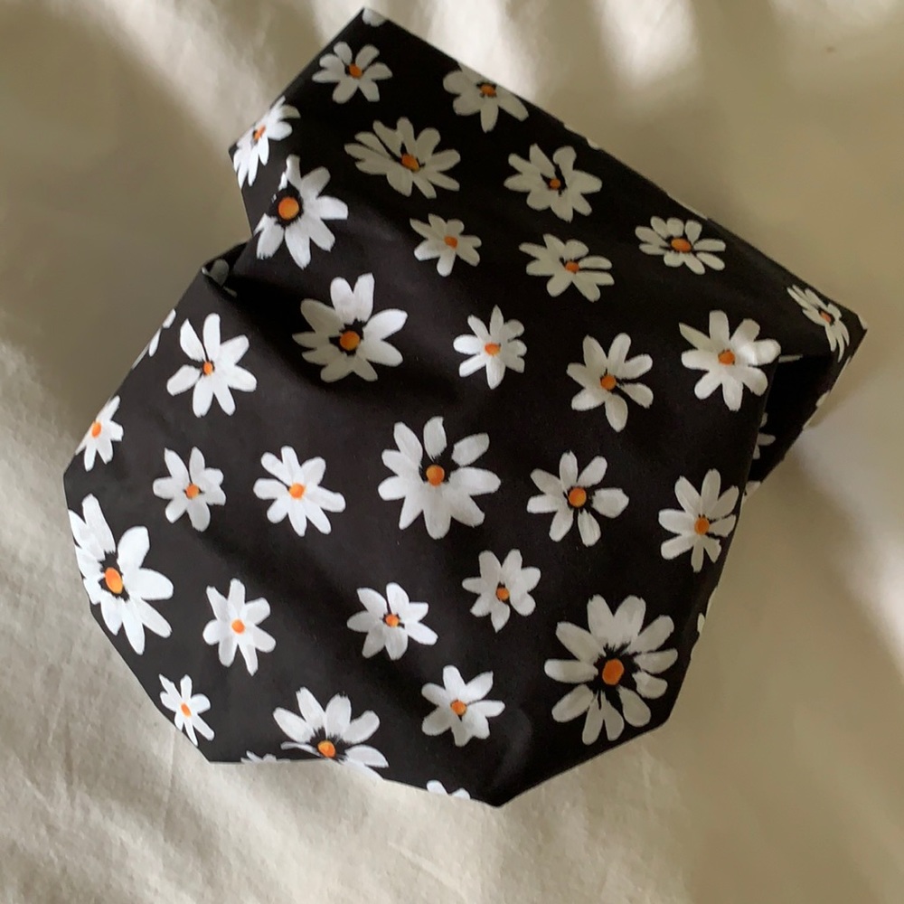 Shhhowercap in daisy print